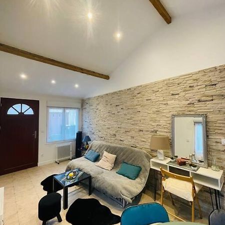 Orly Shelter Apartment ภายนอก รูปภาพ